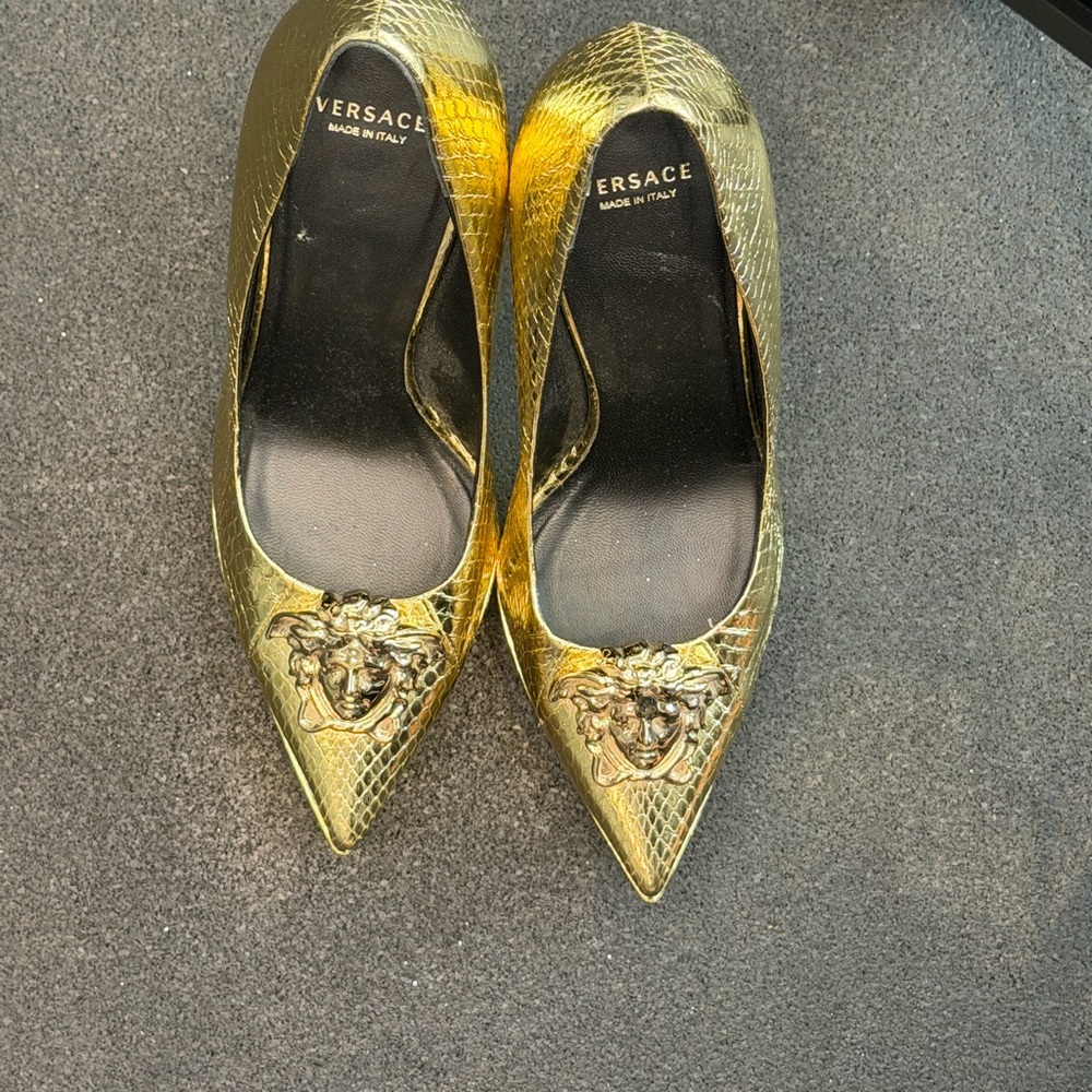 Versace Gold Medusa Head Platform Stiletto Pumps EU 37 - Picture 2 of 5